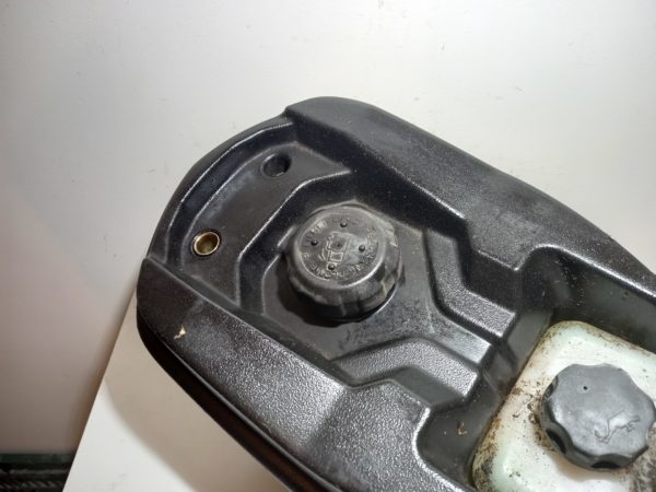 réservoir essence et huile Peugeot ludix – Image 3