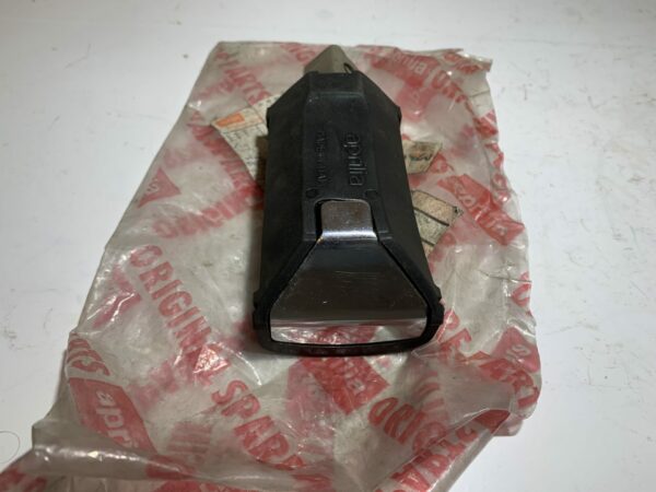 repose pied avant droit aprilia red rose 88 - 95 – Image 4