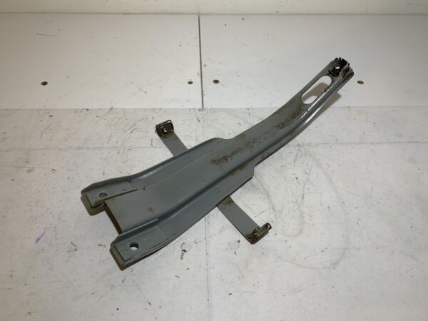 châssis support de plaque aprilia sr motard – Image 2