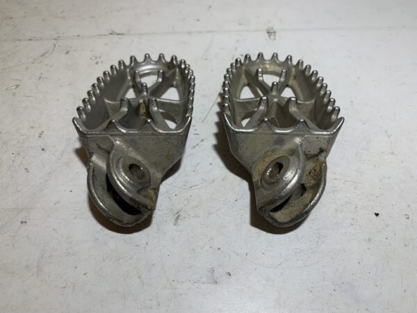 repose pieds ycf pit bike / dirt bike – Image 3