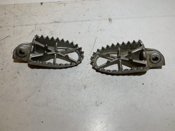 repose pieds ycf pit bike / dirt bike – Image 4