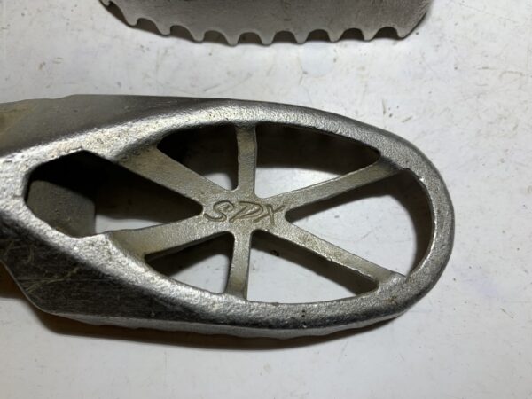 repose pieds ycf pit bike / dirt bike – Image 6