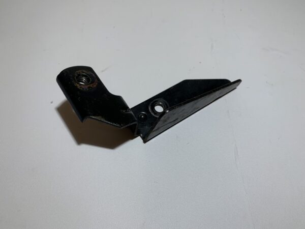 support de carénage sous selle droit Peugeot kisbee