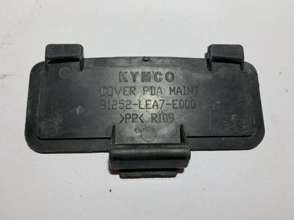 trappe de visite maintenance kymco dink street 125 – Image 4