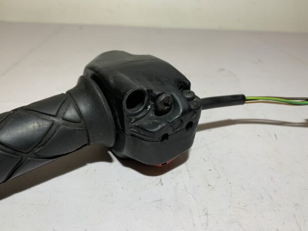 commodo droit poignée de gaz yamaha majesty 125 – Image 9