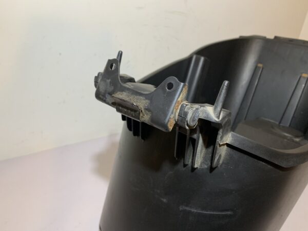 coffre de selle yamaha majesty 125 – Image 2