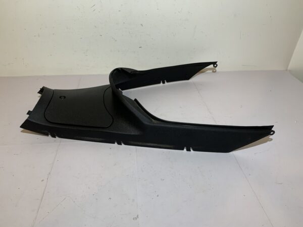 carénage centrale marche pied yamaha majesty 125 – Image 4
