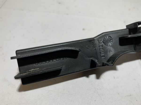 plastique gauche berceau Peugeot jet force – Image 5