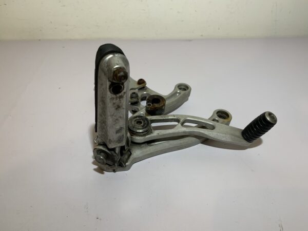 platine repose pied droit Peugeot xr7 – Image 8