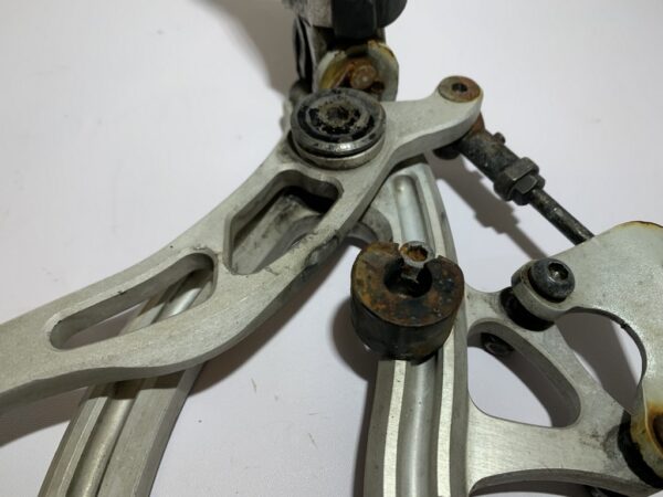 platine repose pied droit Peugeot xr7 – Image 9