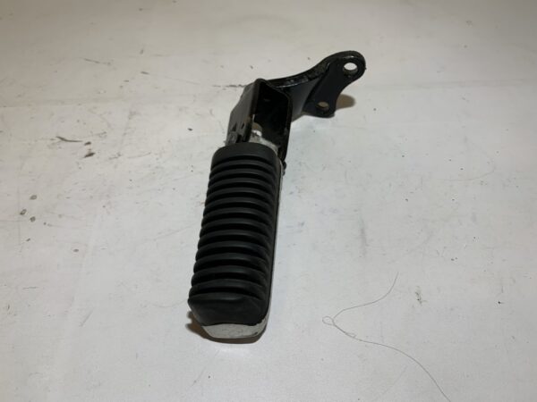 repose pied passager gauche yamaha xmax 125 – Image 2