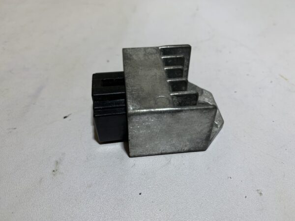 régulateur de tension Peugeot ludix – Image 3