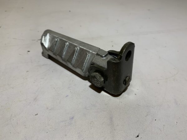 repose pied passager droit Peugeot ludix – Image 3