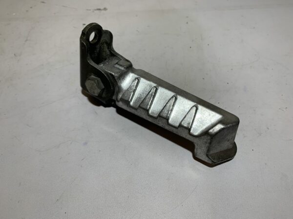 repose pied passager gauche Peugeot ludix