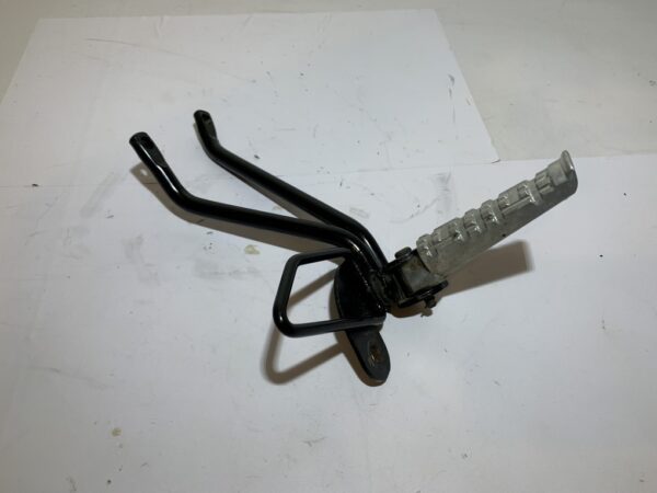 repose pied passager droit yamaha tzr 50 – Image 3