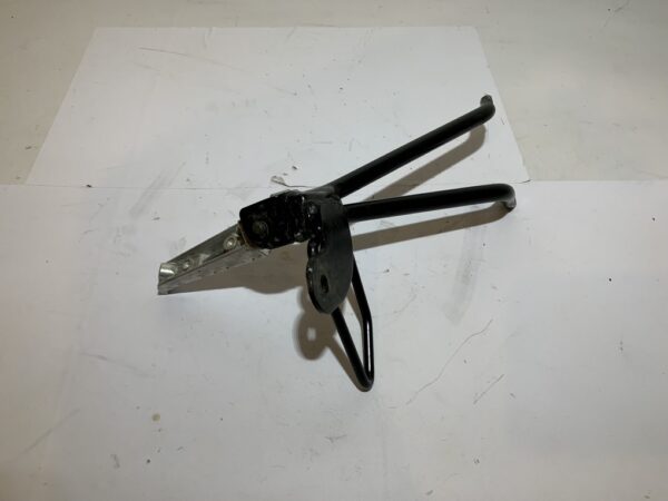 repose pied passager droit yamaha tzr 50 – Image 7