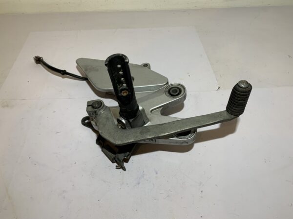 platine repose pied droit yamaha fz6 – Image 4
