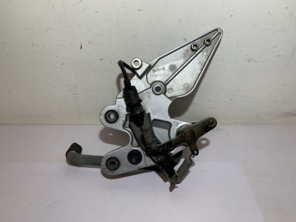 platine repose pied droit yamaha fz6 – Image 9