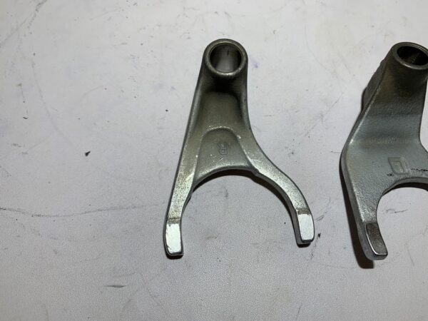 fourchette de boite de vitesse yamaha fz6 – Image 2