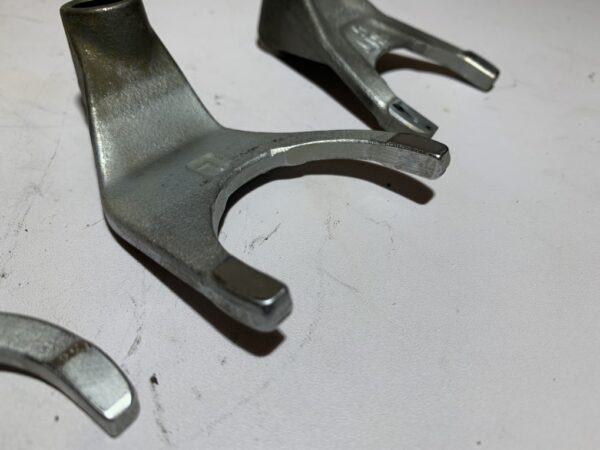fourchette de boite de vitesse yamaha fz6 – Image 6