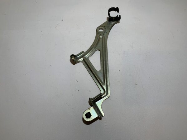 patte support avant gauche yamaha tmax 530 (2012 - 2016) – Image 3