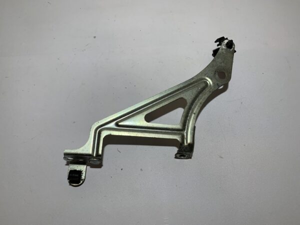 patte support avant gauche yamaha tmax 530 (2012 - 2016) – Image 4