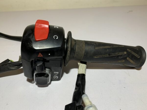 commodo droit poignée de gaz yamaha tmax 530 (2012 - 2016) – Image 2