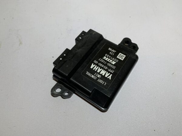 écu light control unit droit optique de phare yamaha tmax 530 – Image 4