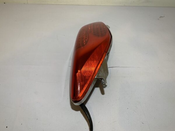 feu arrière droit yamaha xmax 125 (2006 - 2009) – Image 3