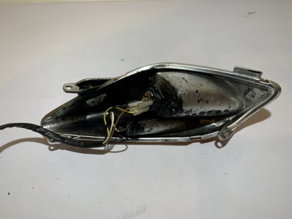 feu arrière droit yamaha xmax 125 (2006 - 2009) – Image 5