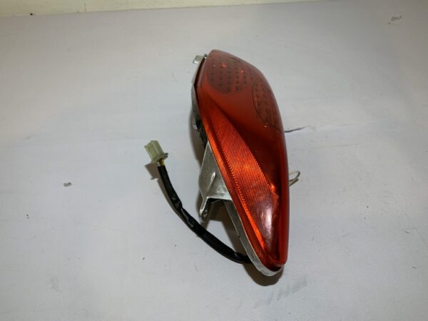 feu arrière gauche yamaha xmax 125 (2006 - 2009) – Image 3