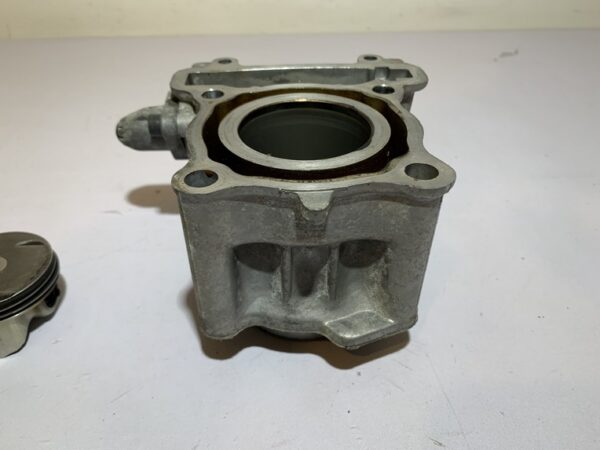 cylindre origine yamaha xmax 125 (2006 - 2009) – Image 6