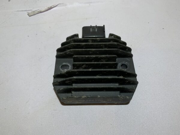 régulateur de tension yamaha xmax 125 (2006 - 2009) – Image 4