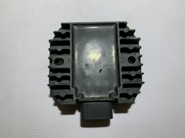 régulateur de tension yamaha xmax 125 (2006 - 2009) – Image 6