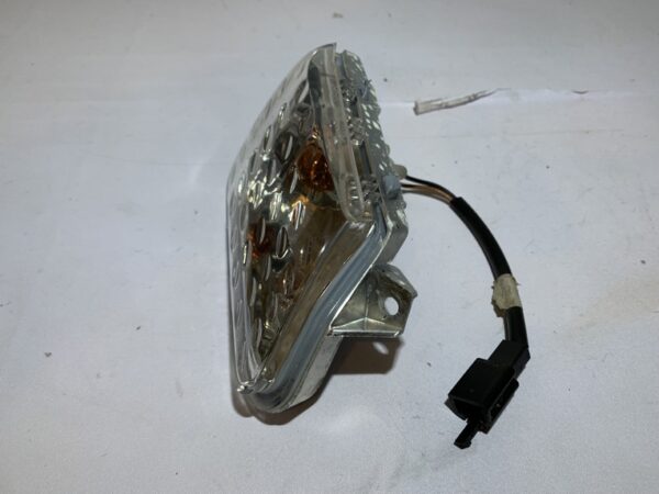 clignotant avant gauche yamaha xmax 125 (2006 - 2009) – Image 3
