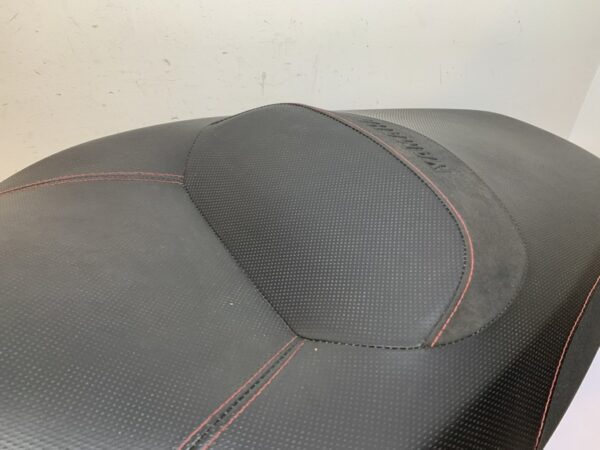 selle yamaha xmax édition black xmax 125 (2006 - 2009) – Image 4