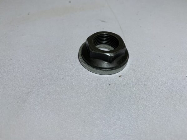 écrou rotor d'allumage yamaha xmax 125 (2006 - 2009) – Image 5