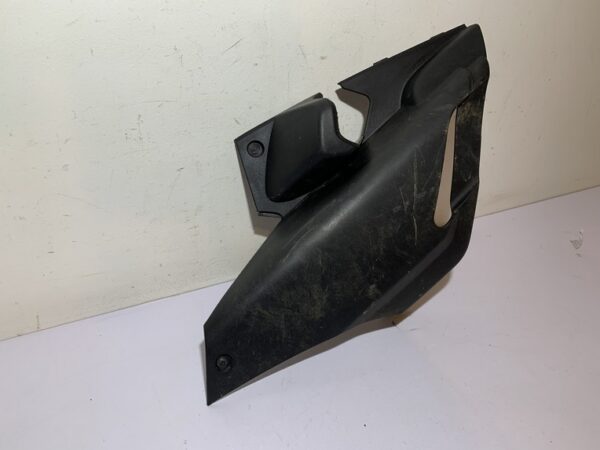 cache repose pied passager gauche yamaha xmax 125 – Image 2
