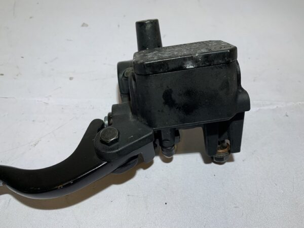 maitre cylindre de frein avant yamaha xmax 125 (2006 - 2009) – Image 2
