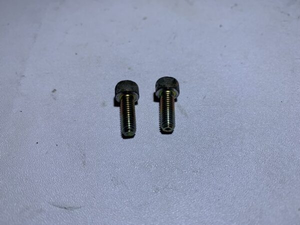 vis de fixation de pompe à huile mbk nitro / booster – Image 2