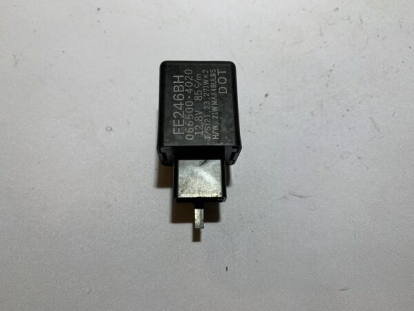 centrale clignotant yamaha tmax 500 (2001 - 2007) – Image 5