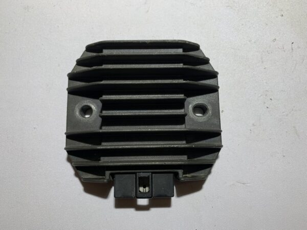 régulateur de tension yamaha tmax 500 (2001 - 2007)