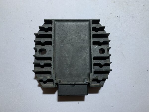 régulateur de tension yamaha tmax 500 (2001 - 2007) – Image 6