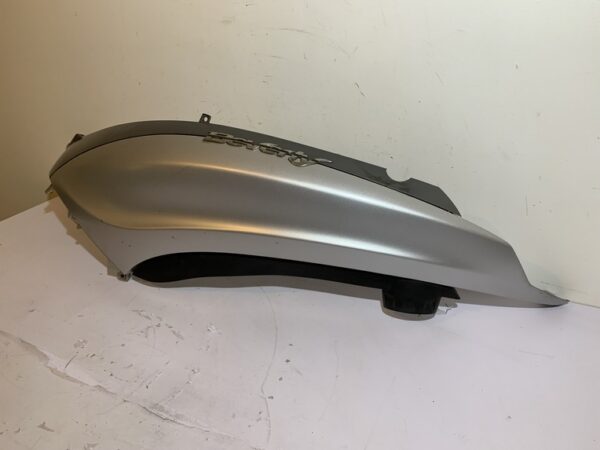 carénage arrière gauche piaggio beverly 350 sport touring – Image 3