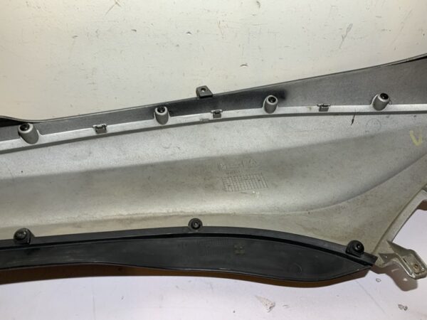 carénage arrière gauche piaggio beverly 350 sport touring – Image 8