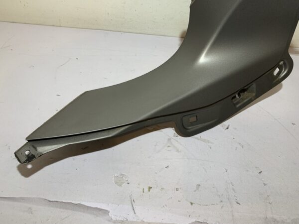 carénage latéral avant droit piaggio beverly 350 sport touring – Image 2