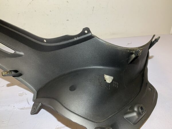carénage latéral avant droit piaggio beverly 350 sport touring – Image 10