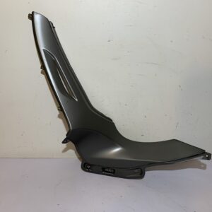 carénage latéral avant gauche piaggio beverly 350 sport touring