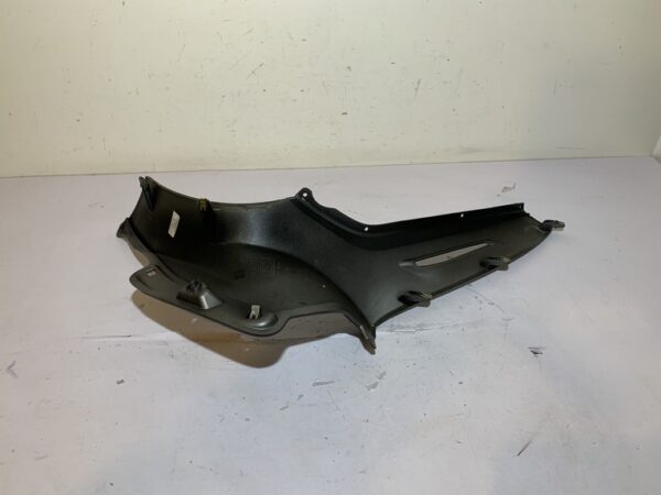carénage latéral avant gauche piaggio beverly 350 sport touring – Image 6