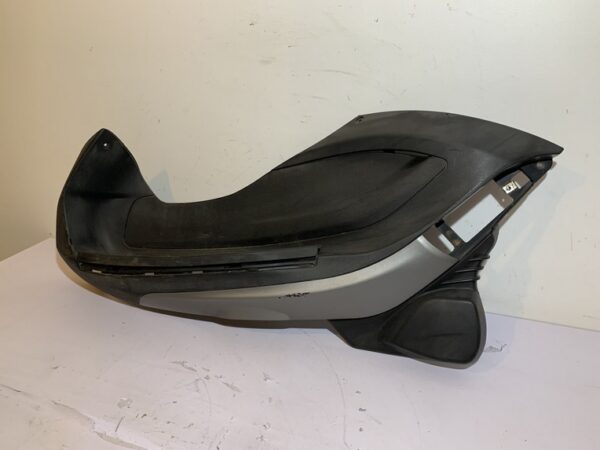 marche pied gauche piaggio beverly 350 sport touring – Image 3